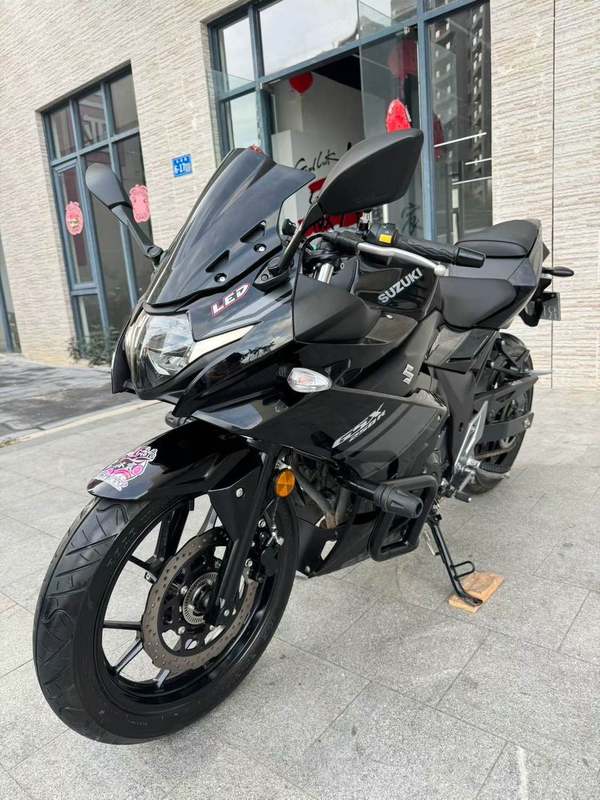 豪爵铃木 GSX250R