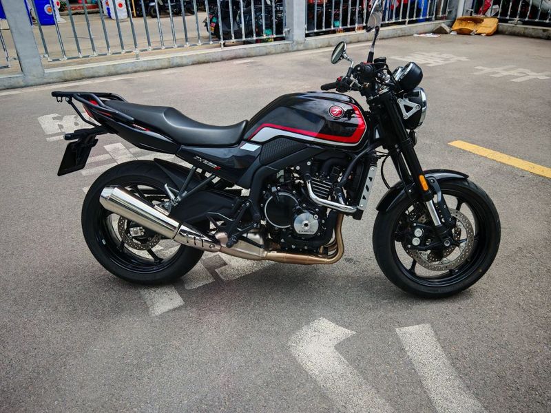张雪机车 500F