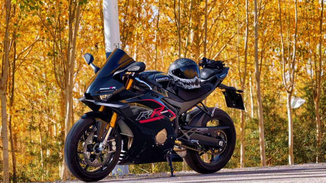 张雪机车 500RR