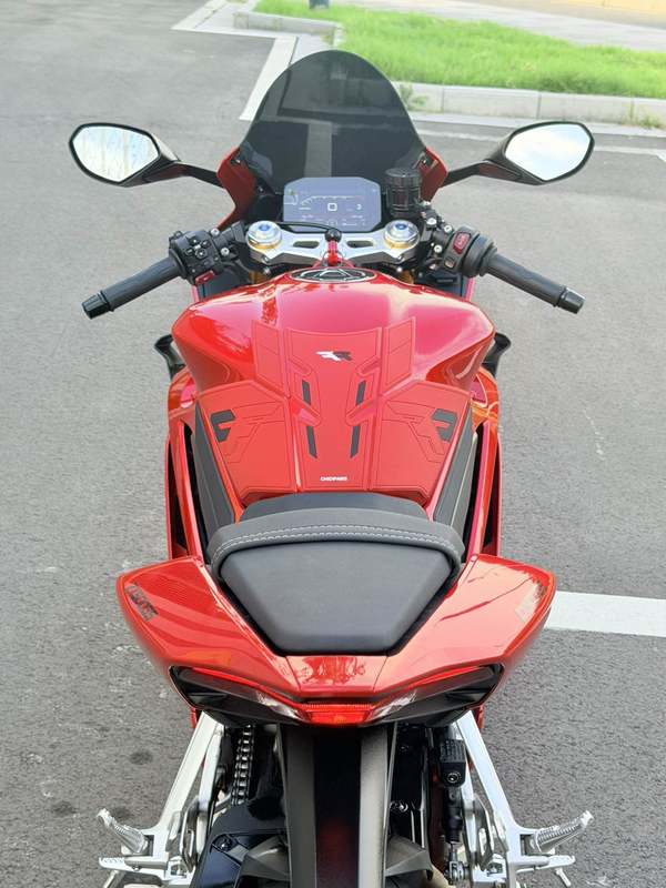 张雪机车 500RR