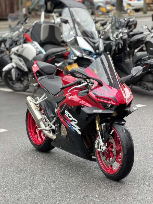 张雪机车 500RR