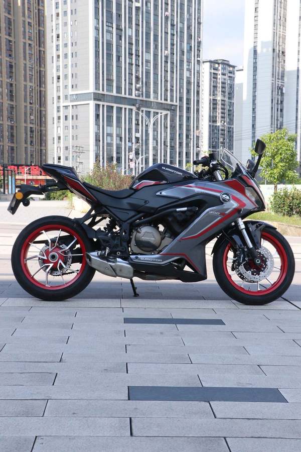 QJMOTOR 赛400
