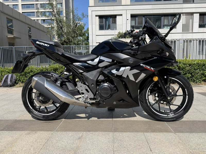 豪爵铃木 GSX250R