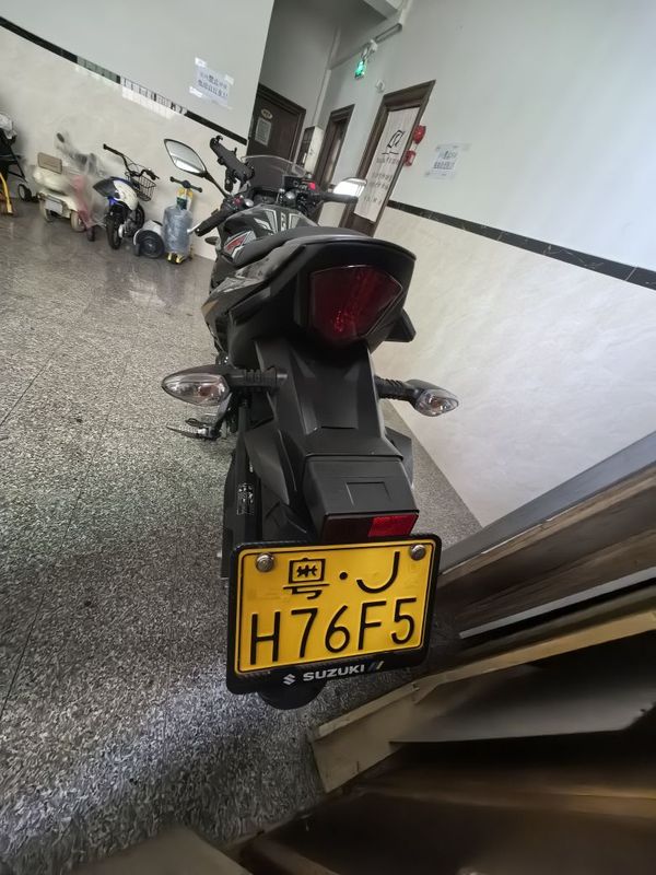 豪爵铃木 GSX250R