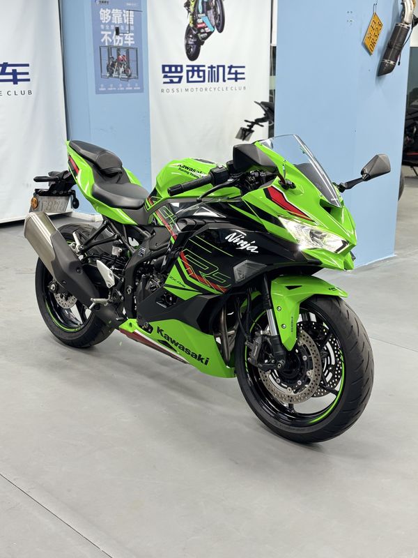 川崎 ZX-4R