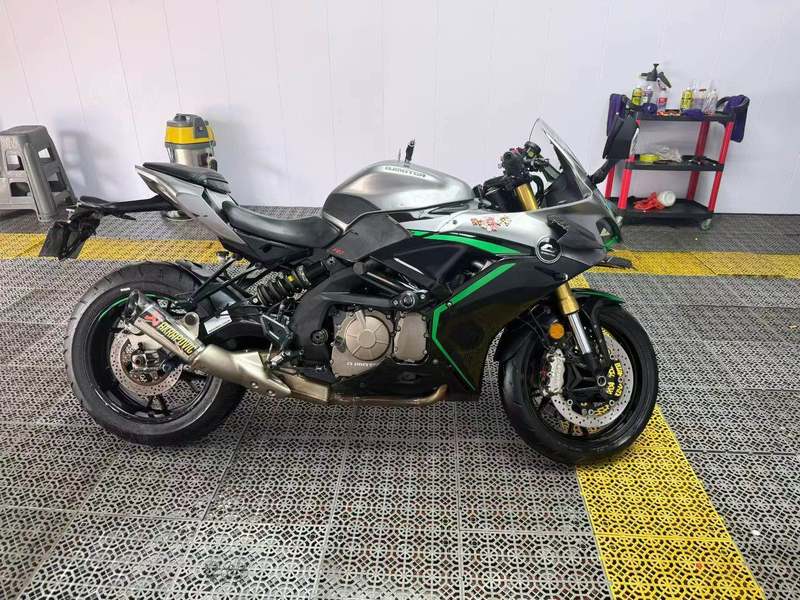 QJMOTOR 赛600