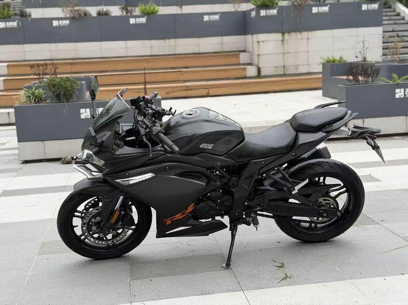 无极 300RR