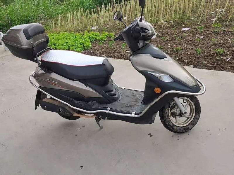 豪爵 VF100