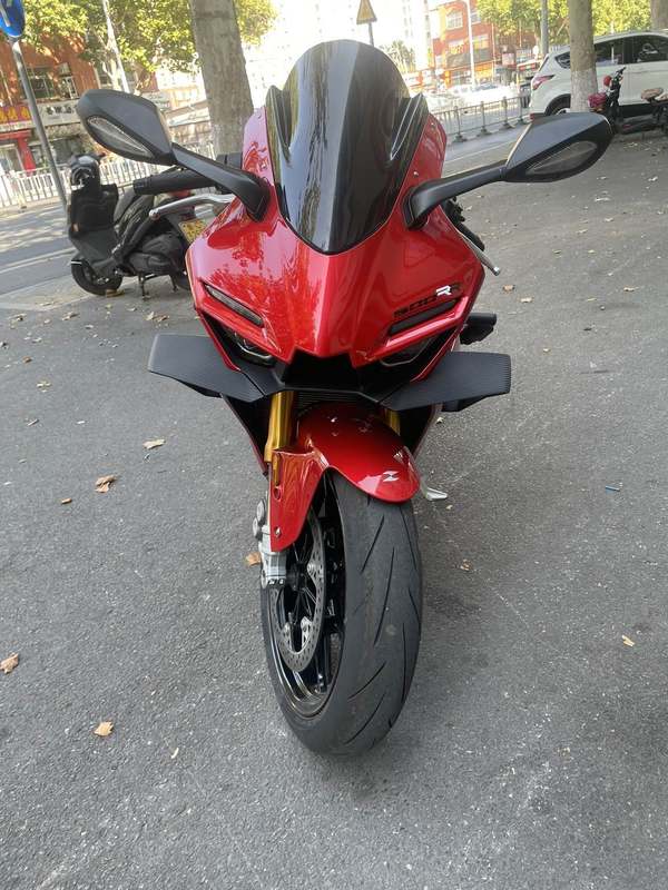 张雪机车 500RR