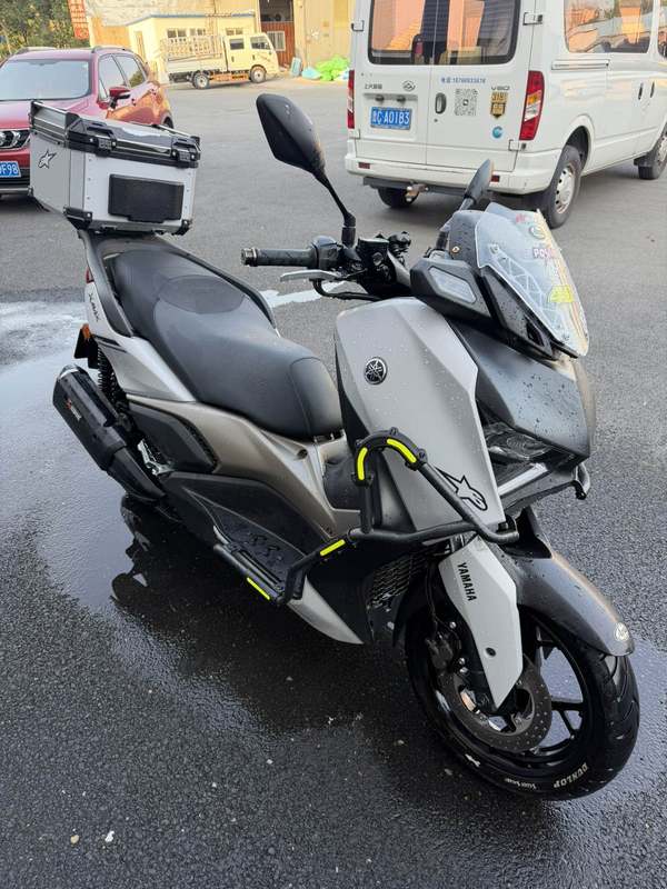 雅马哈 XMAX