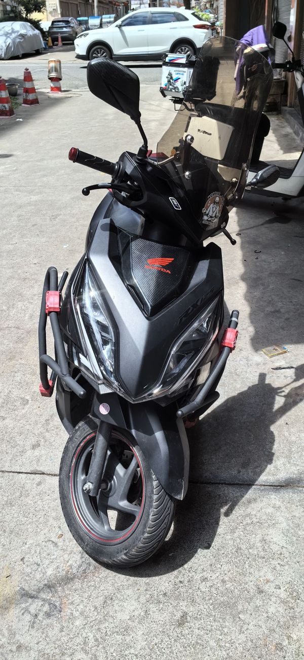 新大洲本田 裂行 RX125Fi