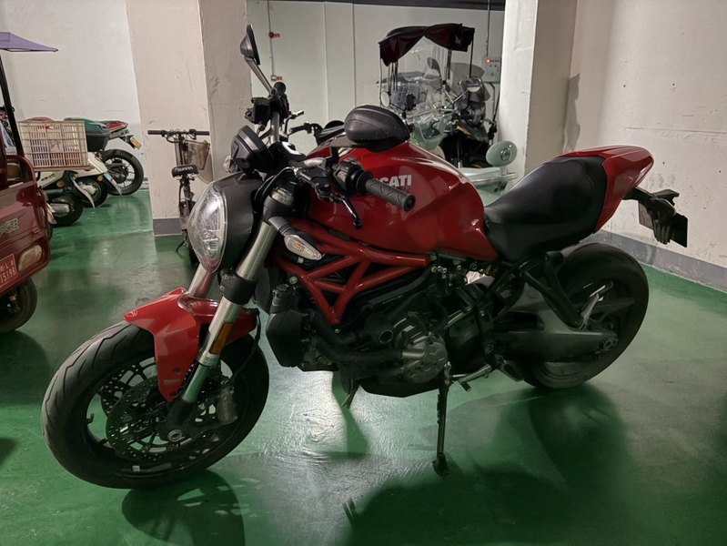 杜卡迪 Monster 821