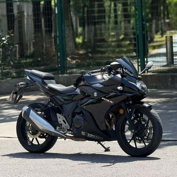 豪爵铃木 GSX250R