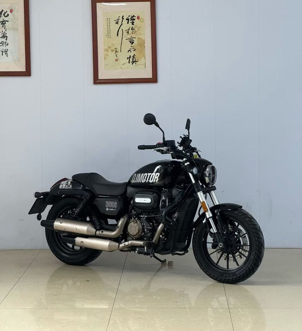 QJMOTOR 闪300S