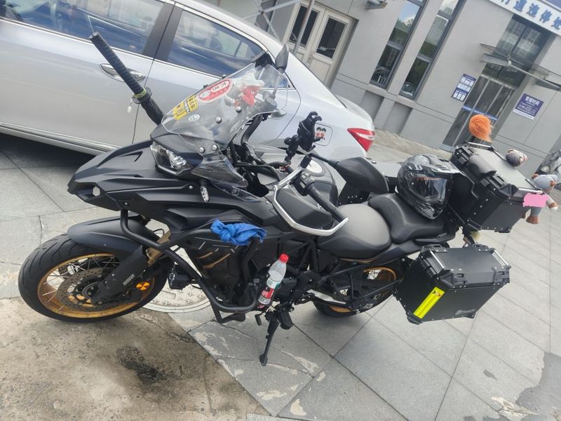 贝纳利 TRK552