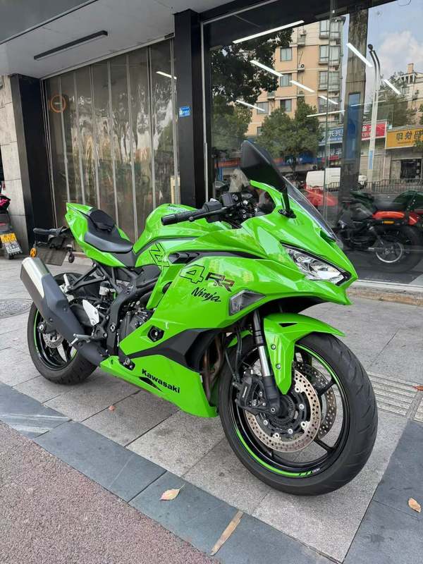 川崎 ZX-4R