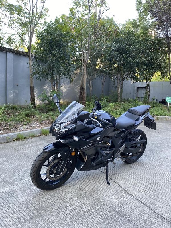 豪爵铃木 GSX250R