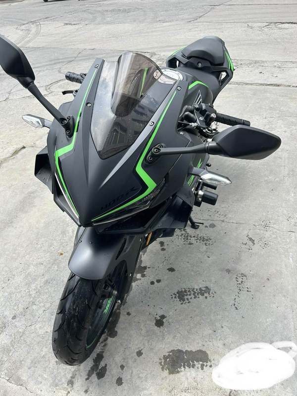 本田WING CBR400R