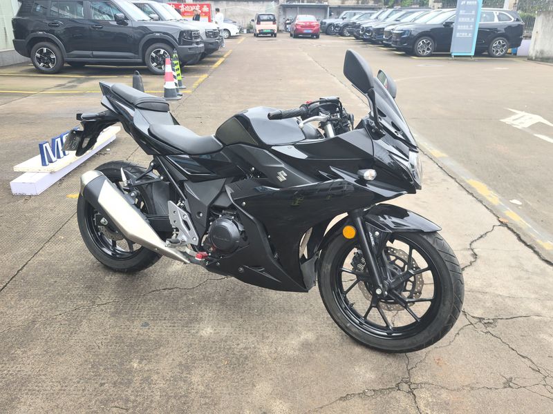 豪爵铃木 GSX250R