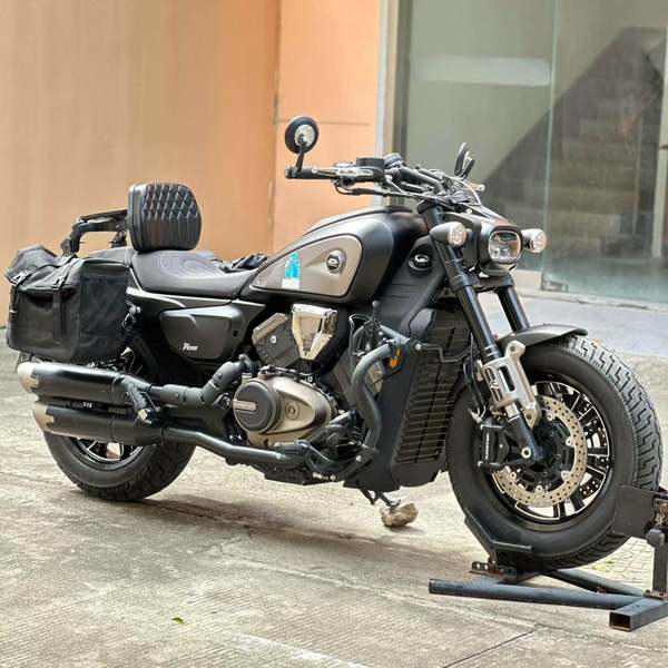 QJMOTOR 闪600