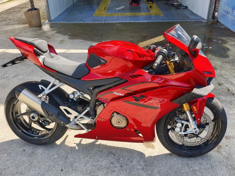 张雪机车 500RR