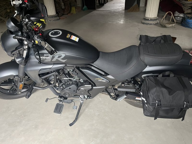 豪爵 TR300