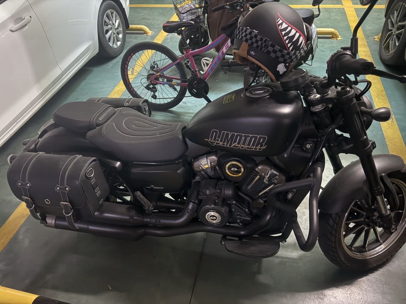 QJMOTOR 闪300S