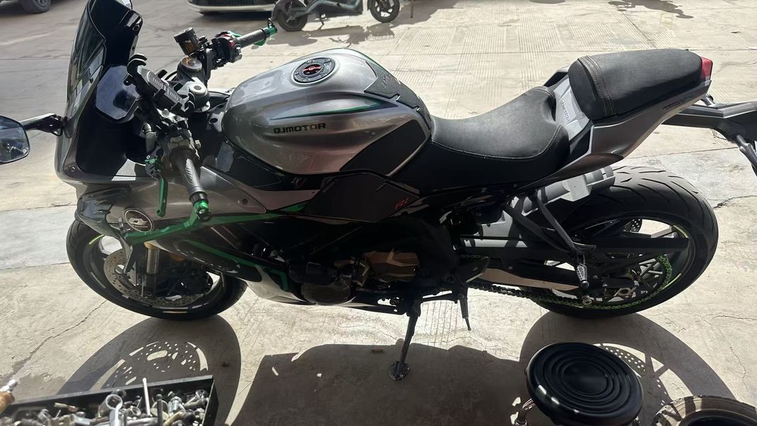 QJMOTOR 赛600