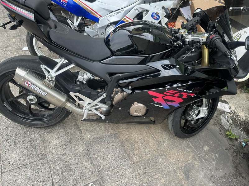 张雪机车 500RR