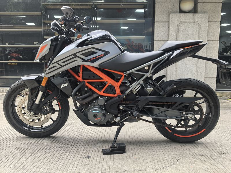 KTMR2R 250 Duke