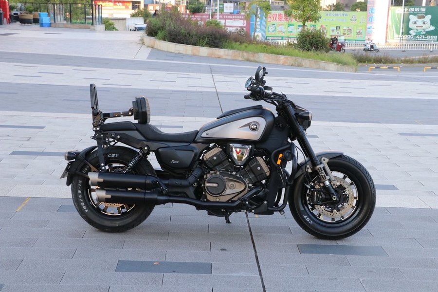 QJMOTOR 闪600