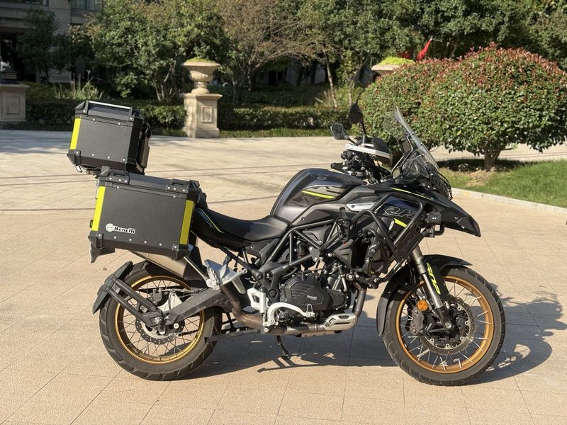 贝纳利 金鹏 TRK502
