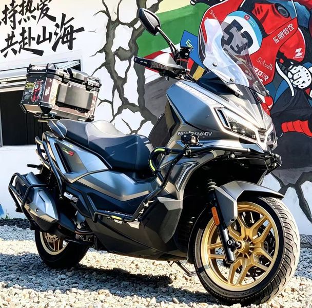 SYM三阳 Husky ADV 300