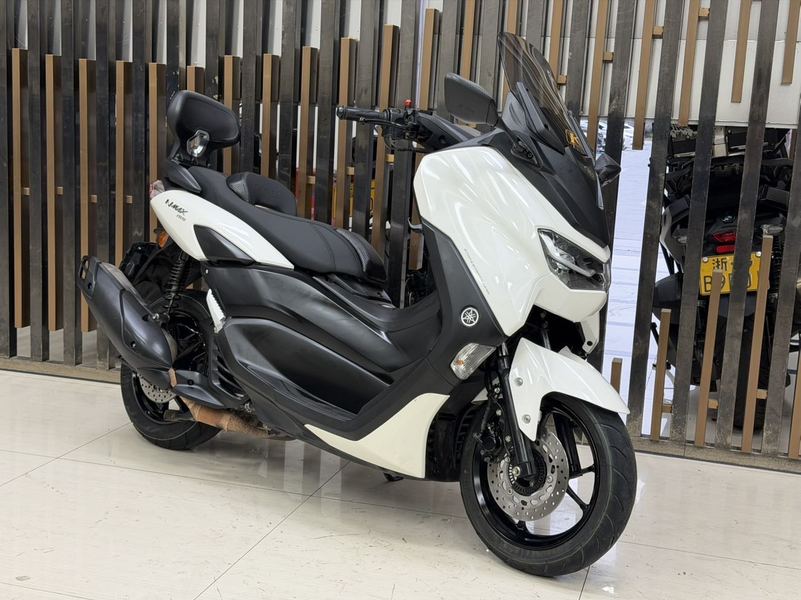 雅马哈 NMAX