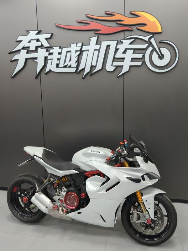 杜卡迪 SuperSport