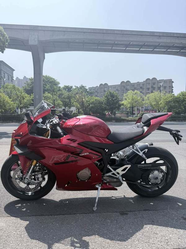 张雪机车 500RR