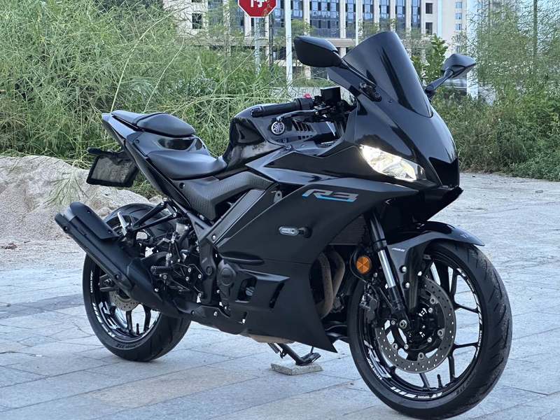 雅马哈 YZF-R3