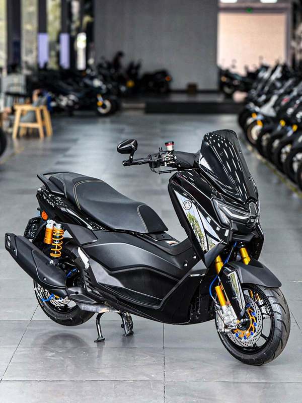 雅马哈 NMAX