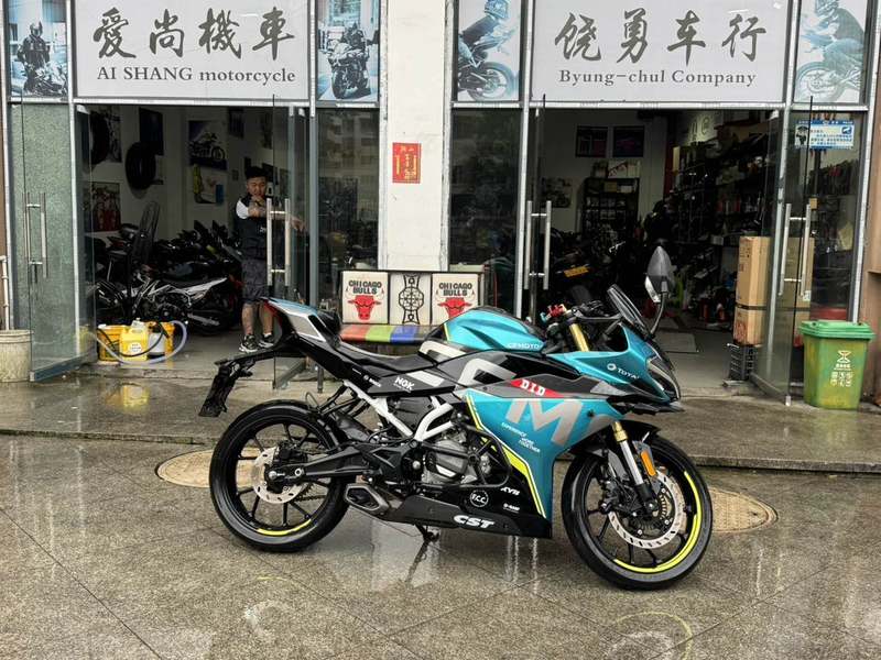 春风 250SR