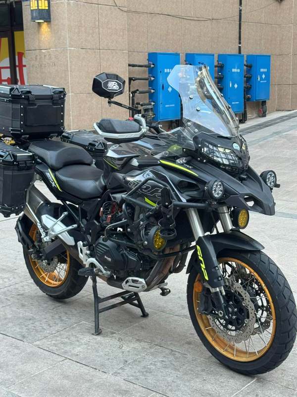 贝纳利 金鹏 TRK502