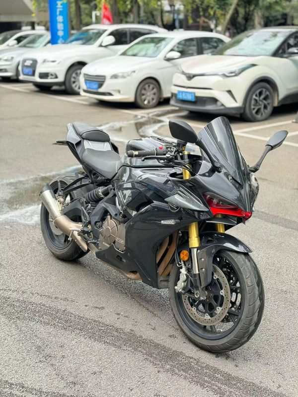 QJMOTOR 赛600