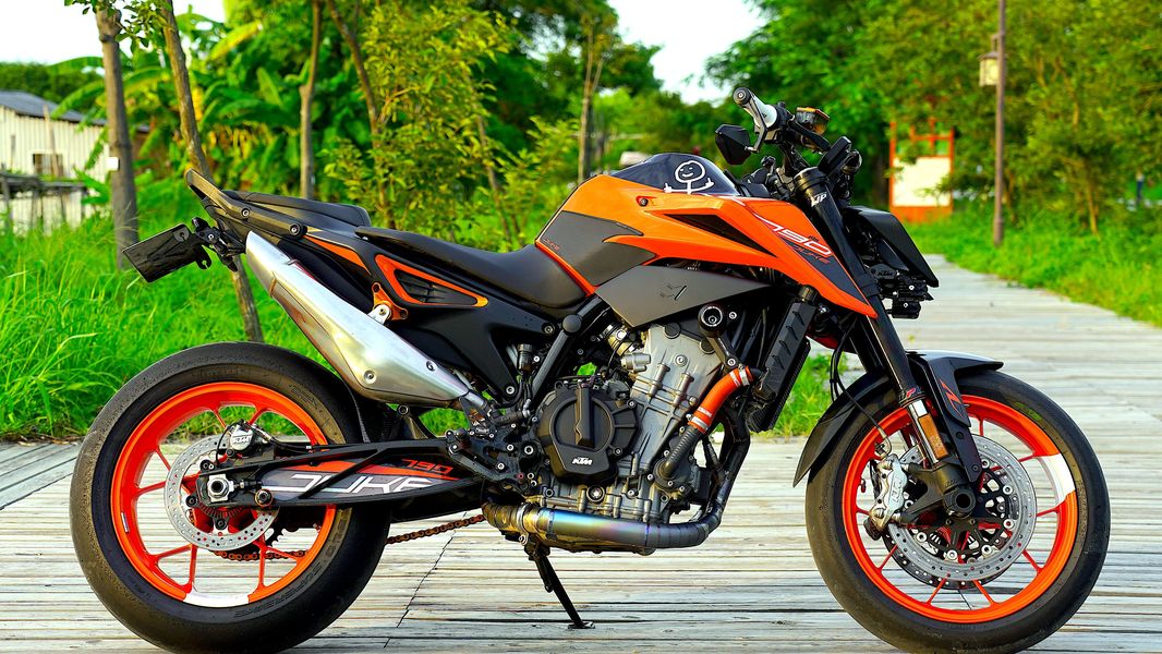 KTMR2R 790 Duke