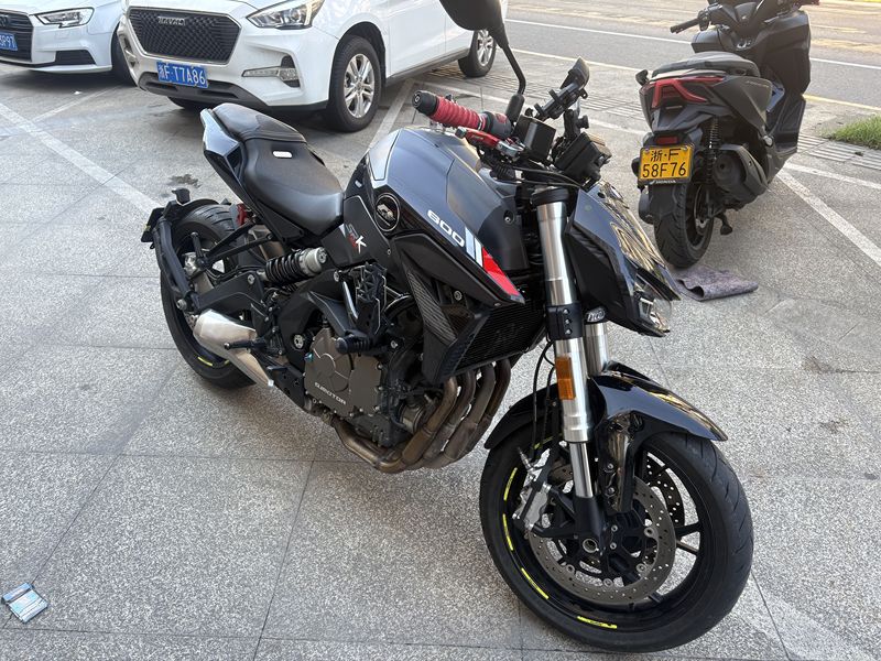 QJMOTOR 追600