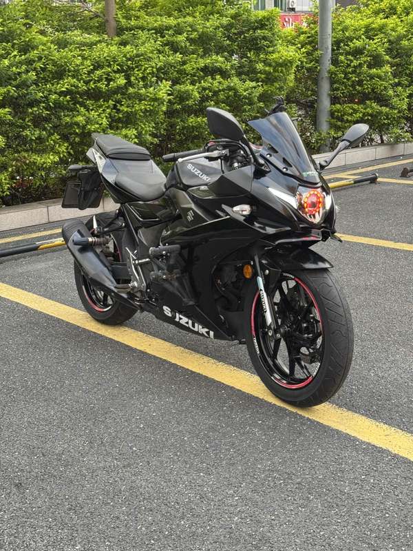 豪爵铃木 GSX250R