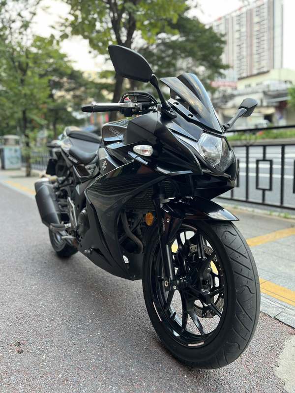 豪爵铃木 GSX250R