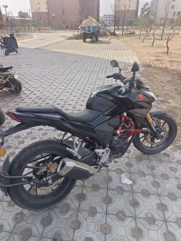 新大洲本田 CBF190R