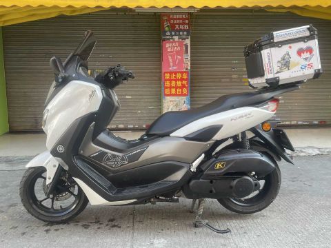 雅马哈 NMAX
