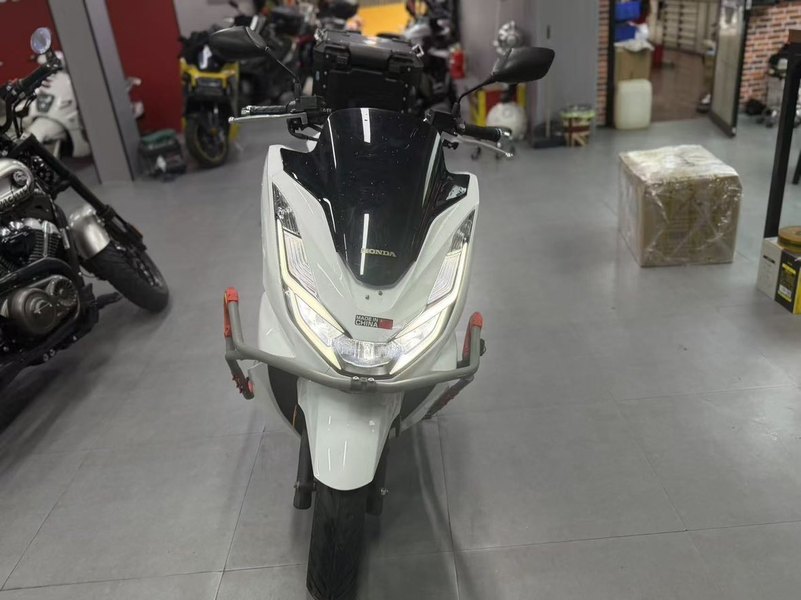 五羊本田 PCX
