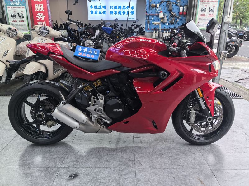 杜卡迪 SuperSport