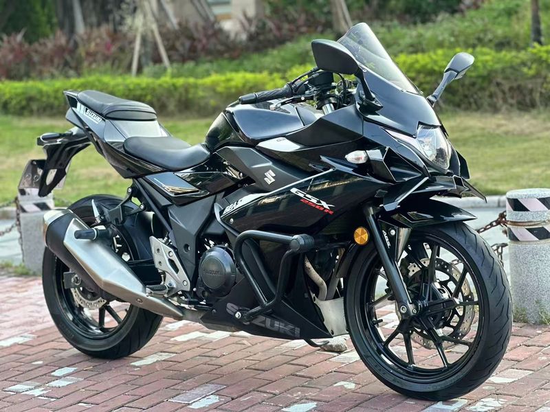 豪爵铃木 GSX250R
